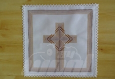 Weihkorbdecke handgestickt: Kreuz 3