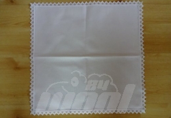 Deckerl wei� mit Spitze: 50 cm x 50 cm