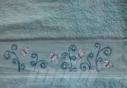 Handtuch handgestickt: Schmetterlinge